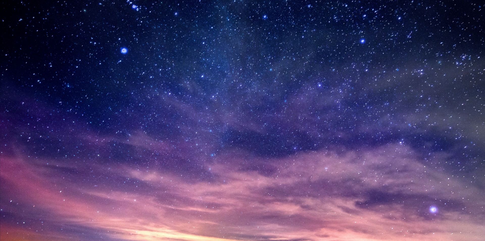 Ein Sternenhimmel mit Farbverlauf. Foto von Andrea Stöckel.